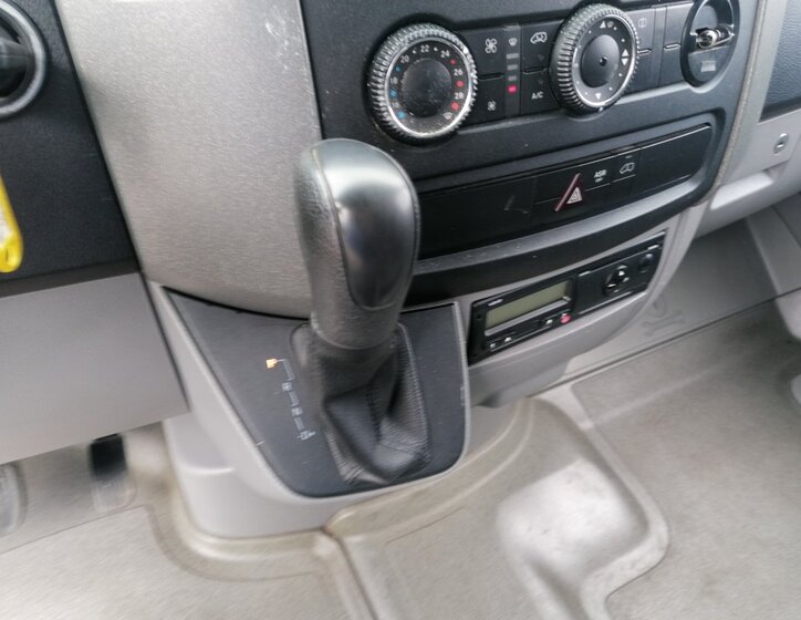 Mercedes-Benz Sprinter 14
