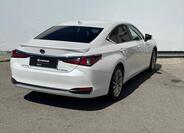 Lexus ES 300h 4