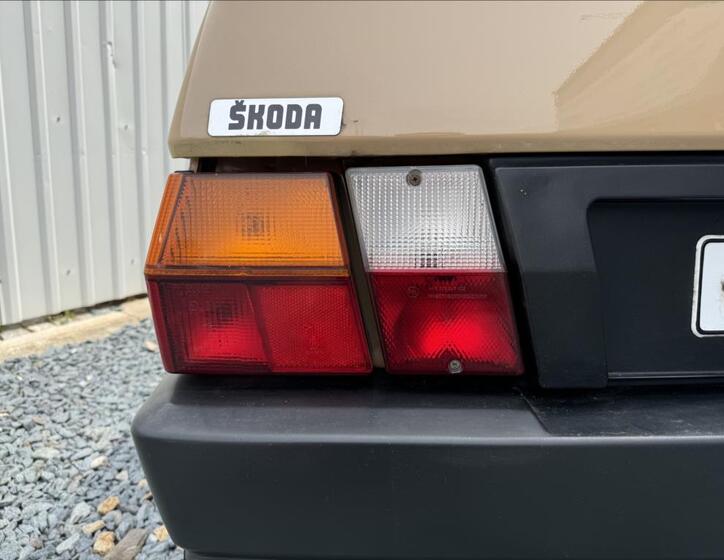 Škoda Favorit 16