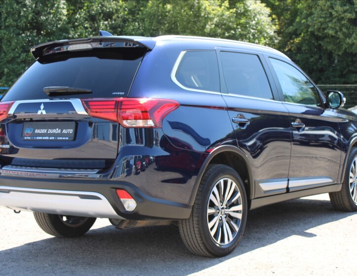 Mitsubishi Outlander 5