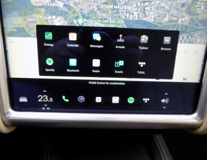Tesla Model S 30