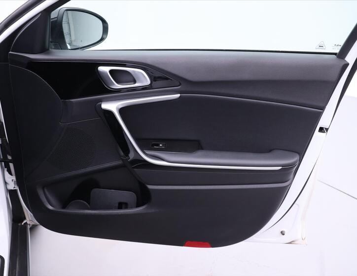 KIA XCeed 13