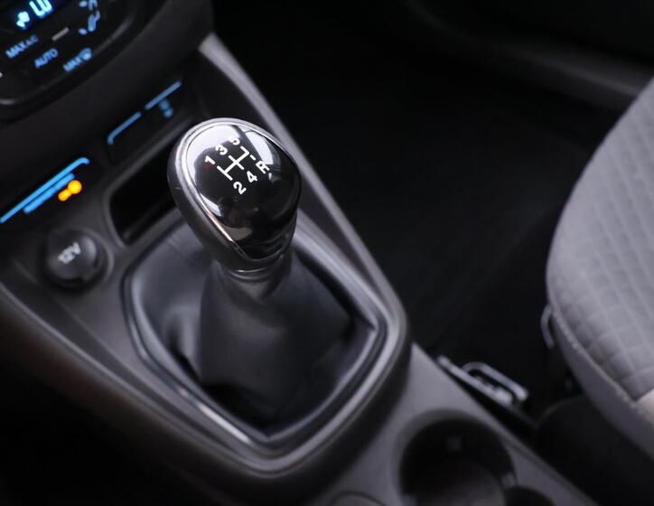Ford Tourneo Courier 24