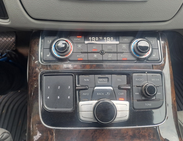 Audi A8 14