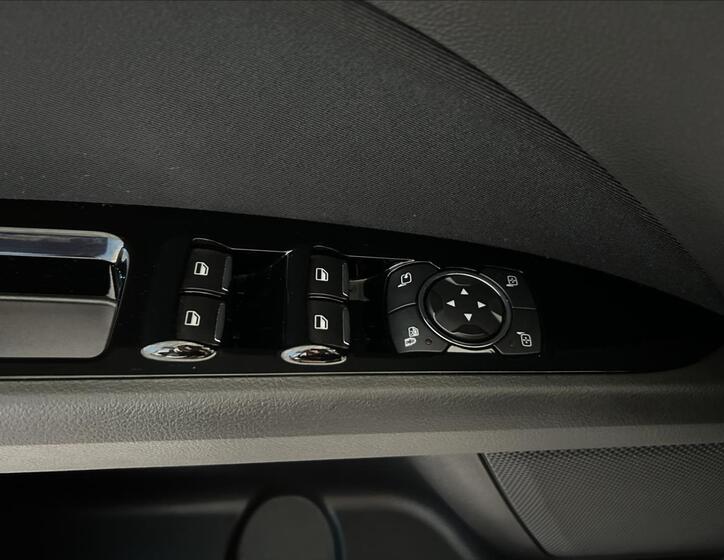 Ford Mondeo 8