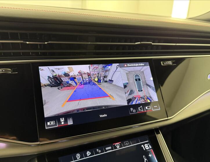 Audi Q8 31