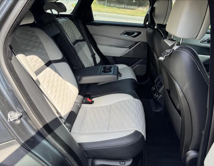 Land Rover Range Rover Velar 13