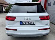 Audi Q7 4
