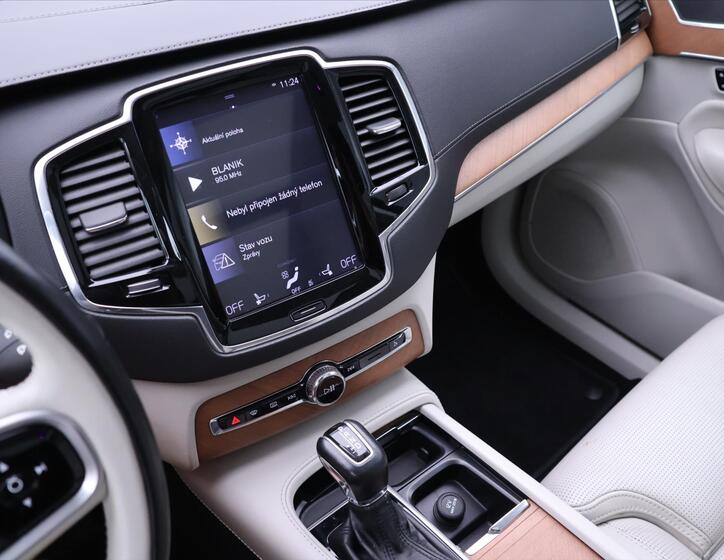 Volvo XC90 26