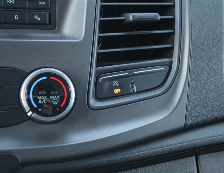 Ford Transit 12
