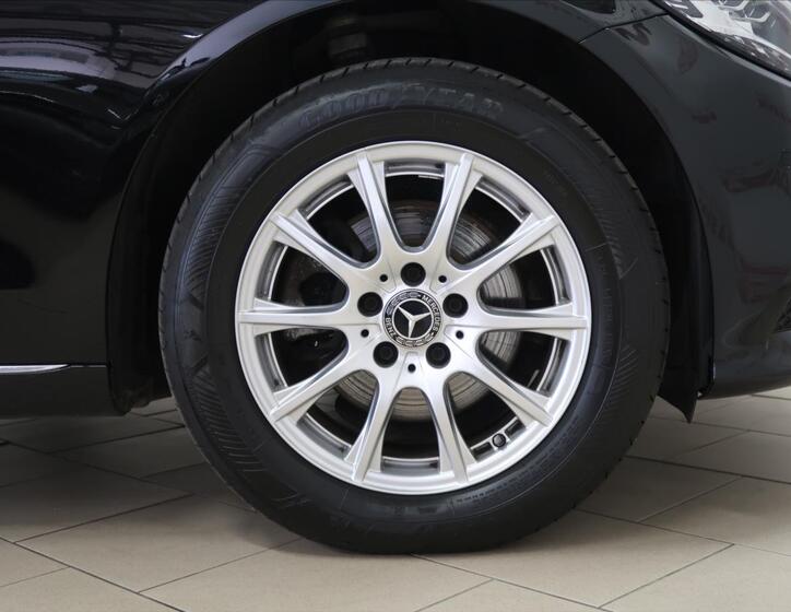 Mercedes-Benz Třídy C 33