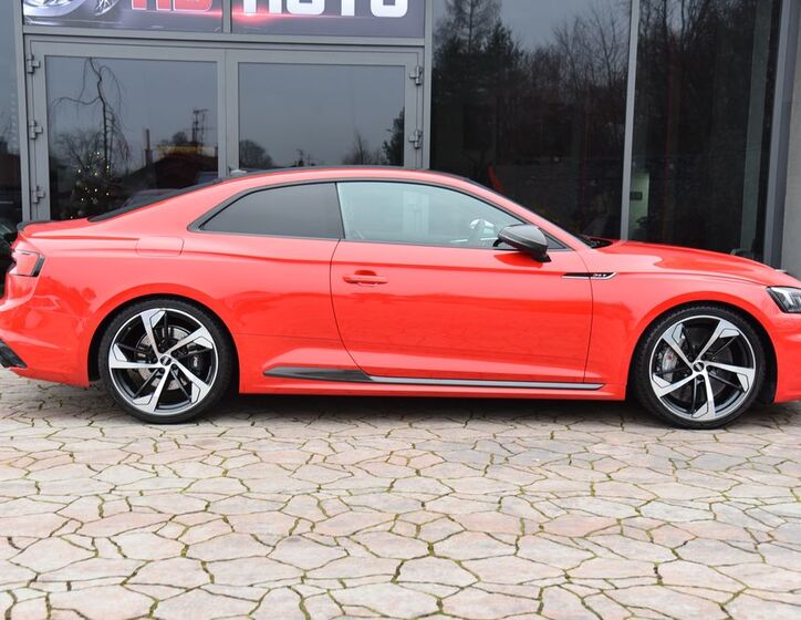 Audi RS5 6