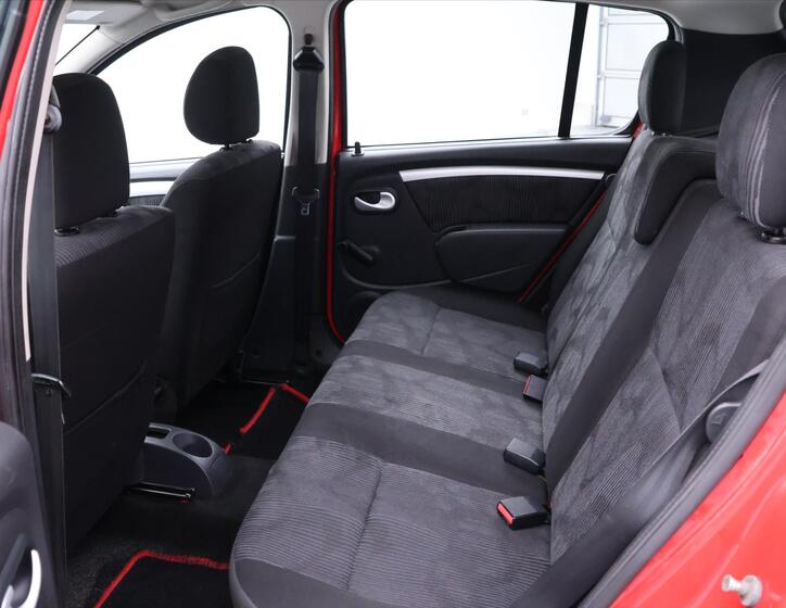 Dacia Sandero 15