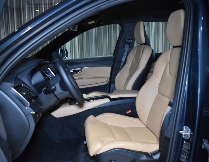 Volvo XC90 8