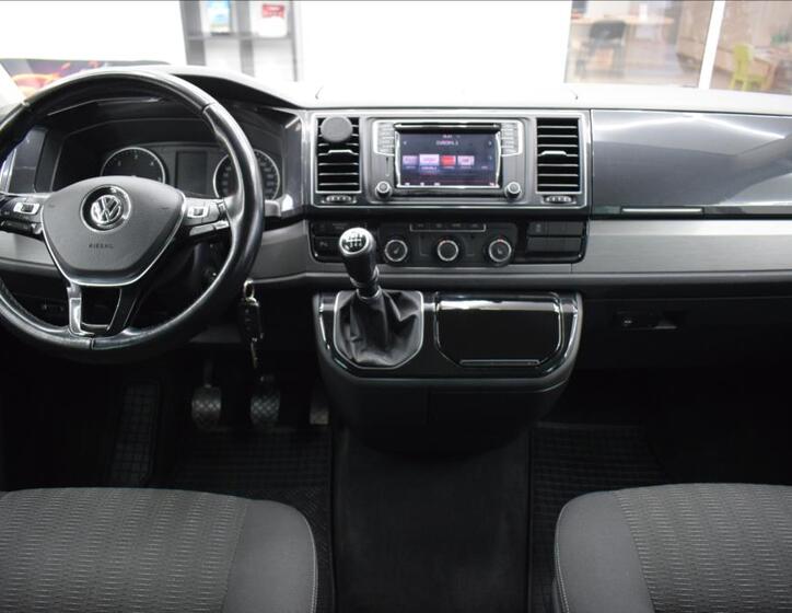 Volkswagen Multivan 15