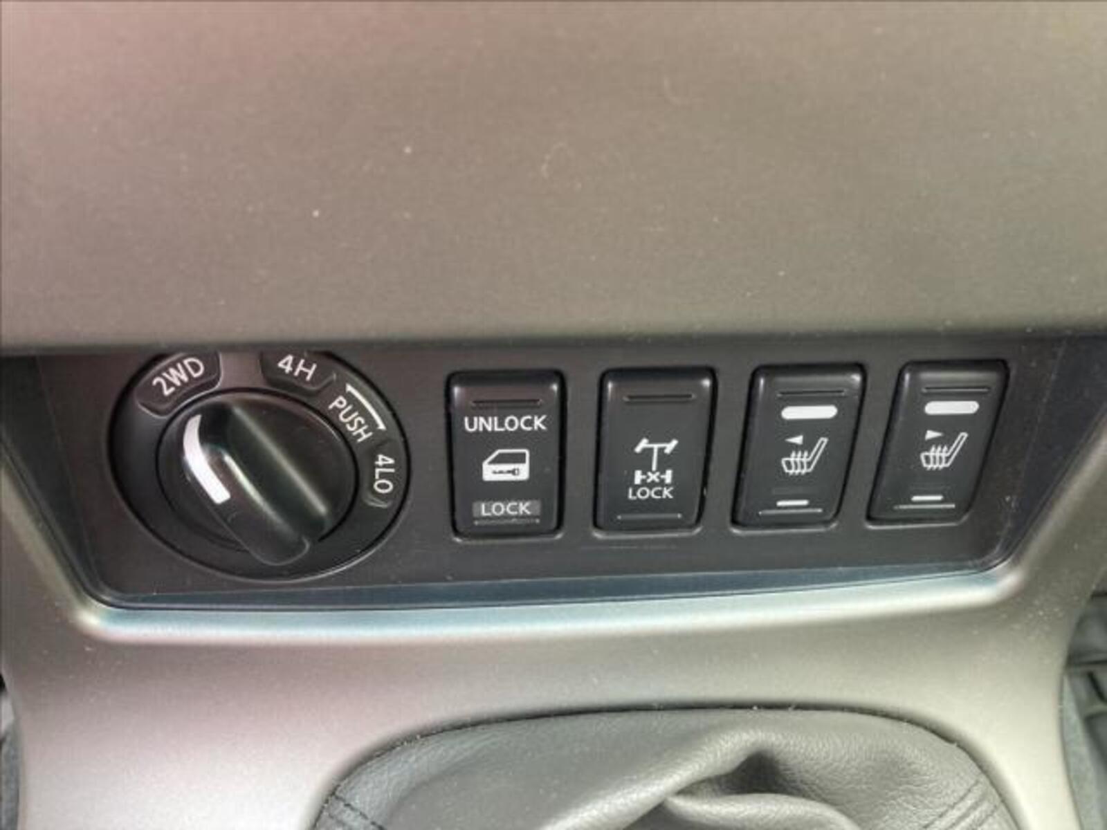 Nissan Navara 27