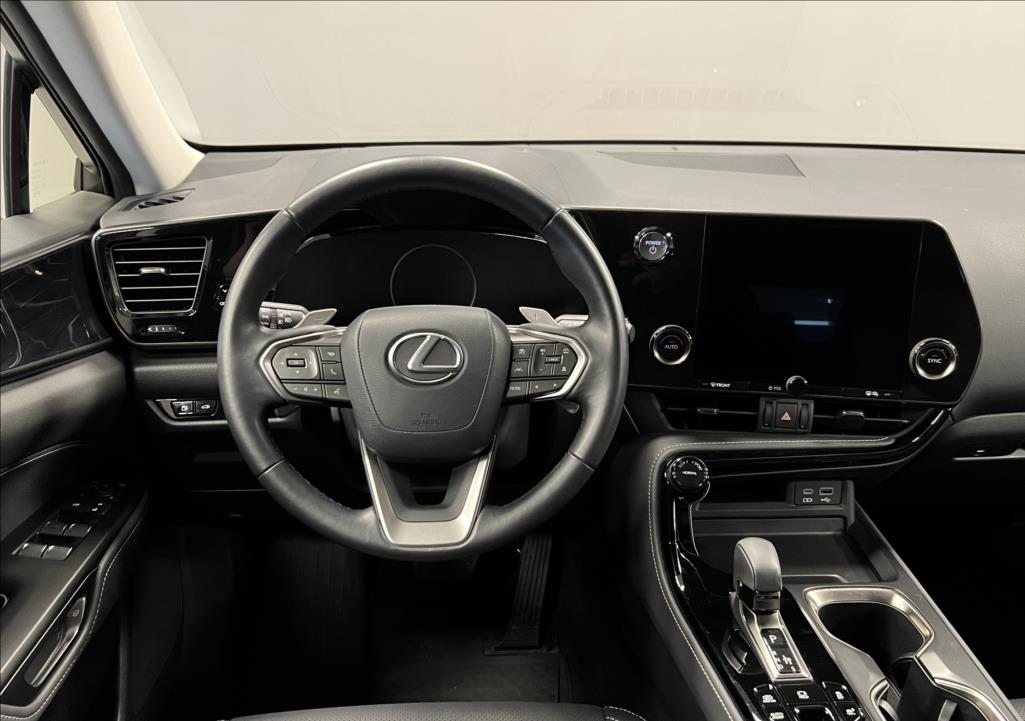 Lexus NX 450h plus