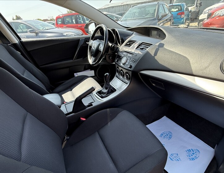 Mazda 3 25