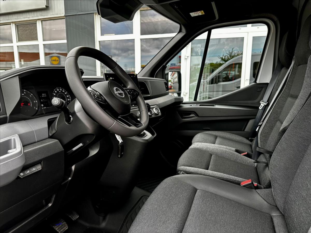 Nissan Interstar