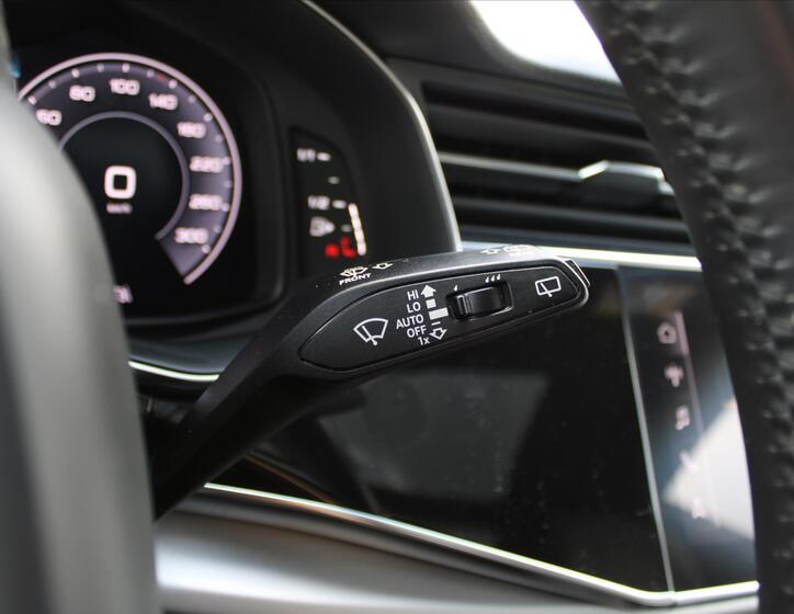Audi Q8 19