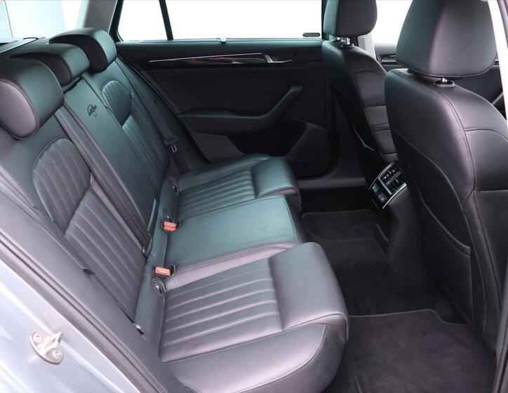Škoda Superb 15