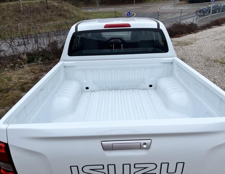 Isuzu D-Max 23