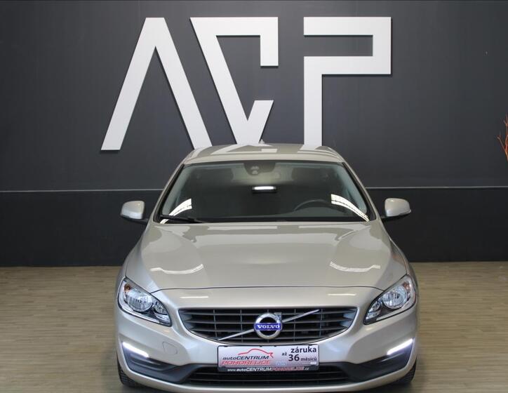 Volvo V60 3