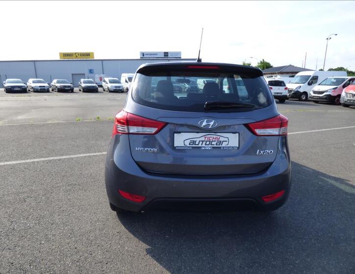 Hyundai ix20 4