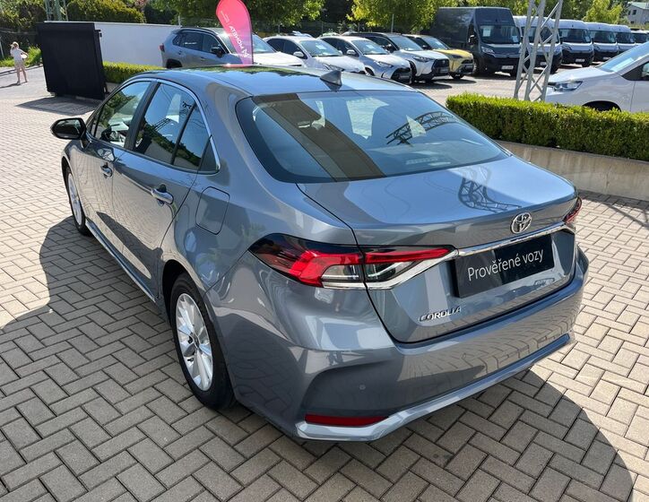 Toyota Corolla 4
