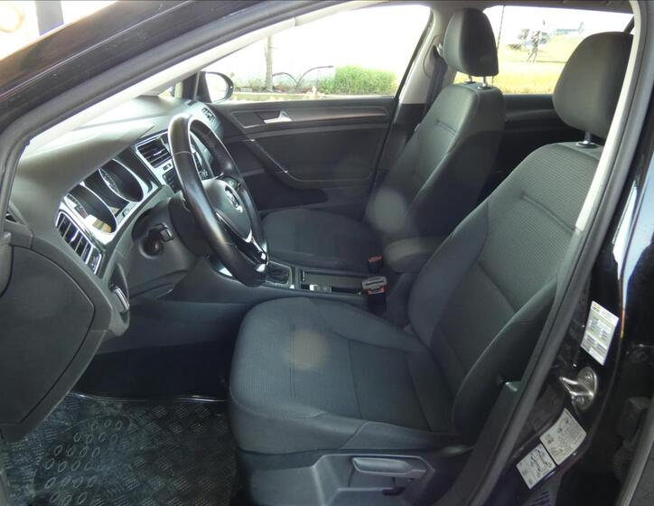 Volkswagen Golf 9