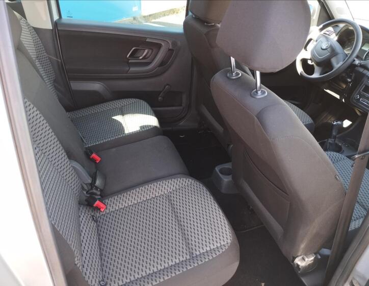 Škoda Roomster 8