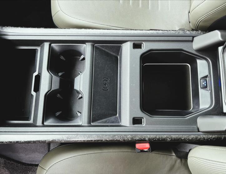 Land Rover Defender 42