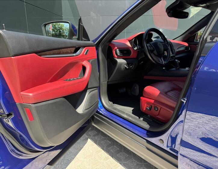Maserati Levante 10