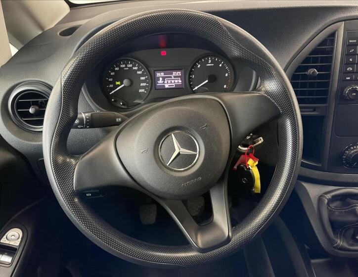 Mercedes-Benz Vito 9