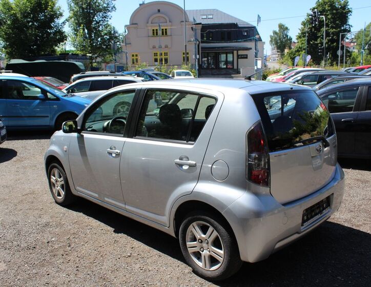 Daihatsu Sirion 6