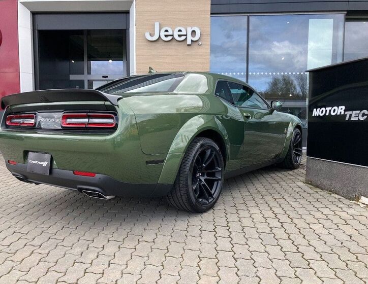 Dodge Challenger 14