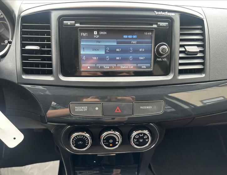 Mitsubishi Lancer 16