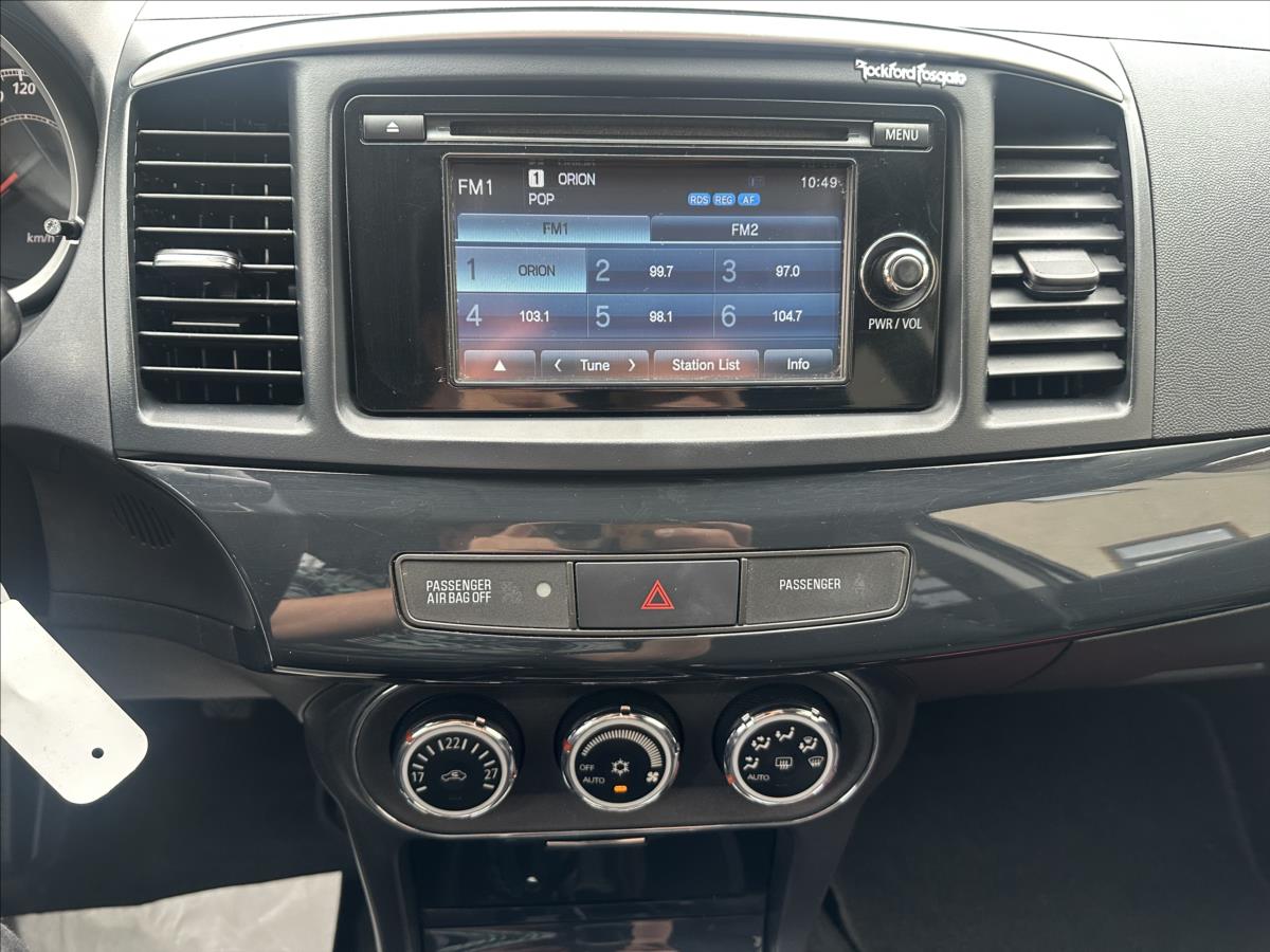Mitsubishi Lancer