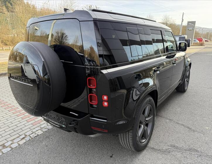 Land Rover Defender 7
