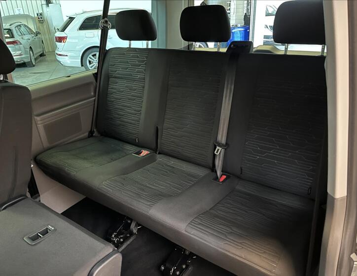 Volkswagen Caravelle 23