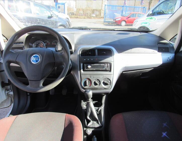 Fiat Grande Punto 11