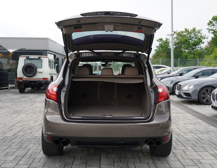 Porsche Cayenne 10