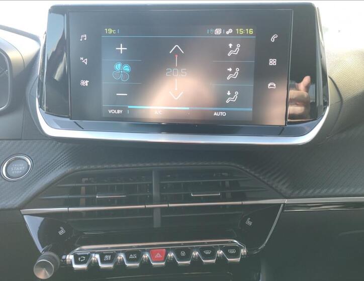 Peugeot 2008 9