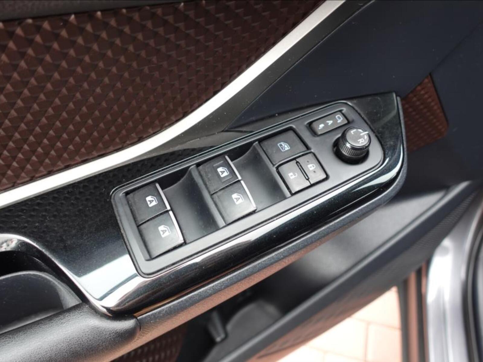 Toyota C-HR 16