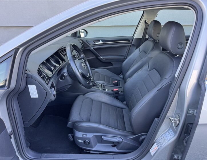 Volkswagen Golf 20
