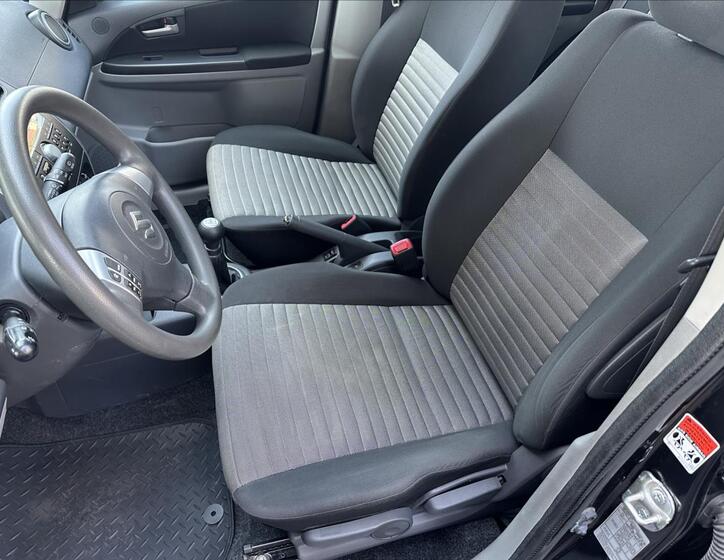Suzuki SX4 12