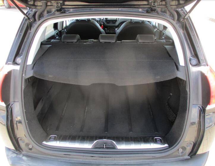 Peugeot 2008 9