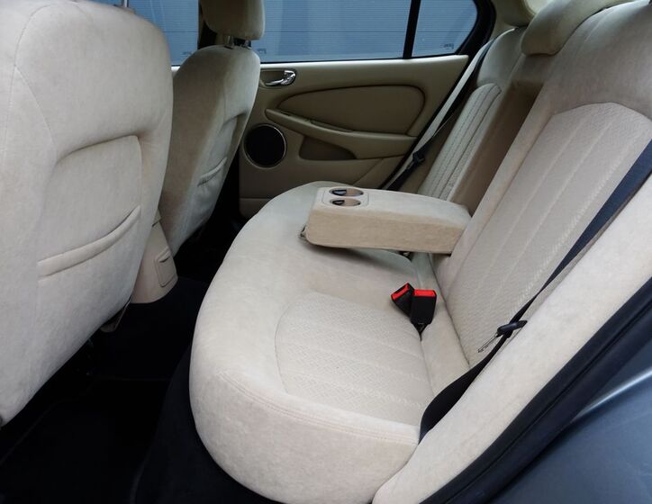 Jaguar X-Type 8
