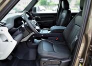 Land Rover Defender 8