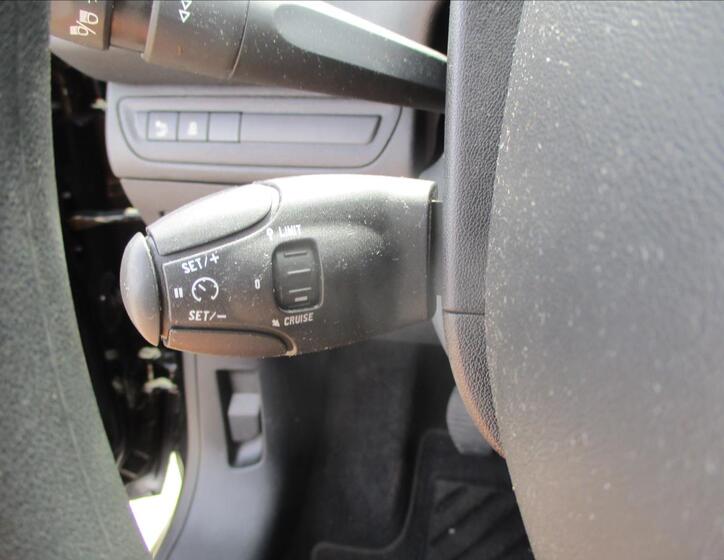 Peugeot 208 19